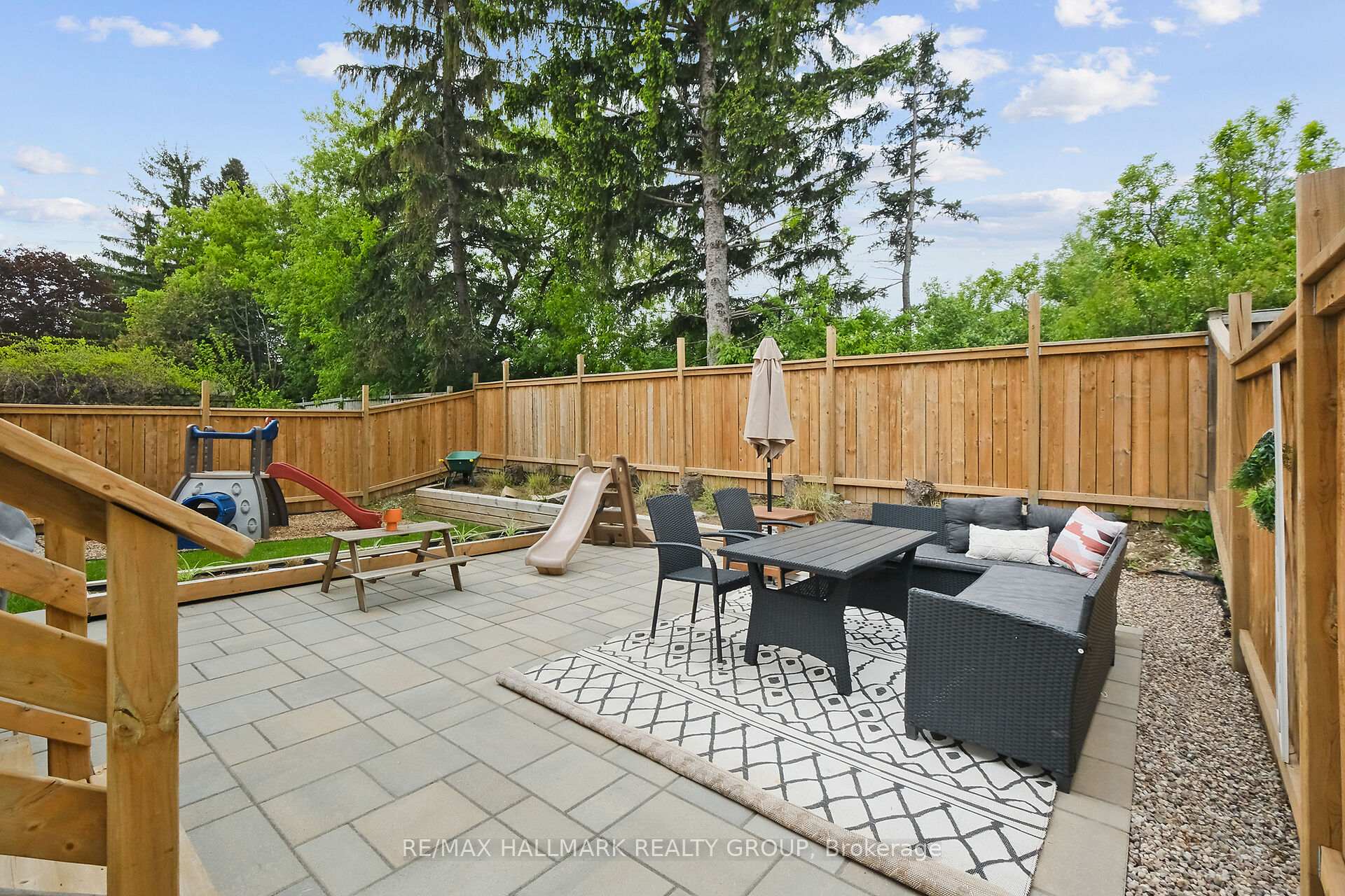 Photo 31 of 35 Willow Glen Drive, Ottawa, Kanata - Bridlewood — HOMEH