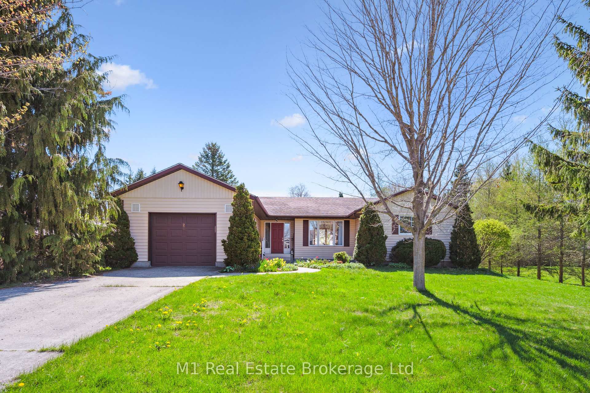 Photo 1 of 27 Geddes Street W, Minto — HOMEH