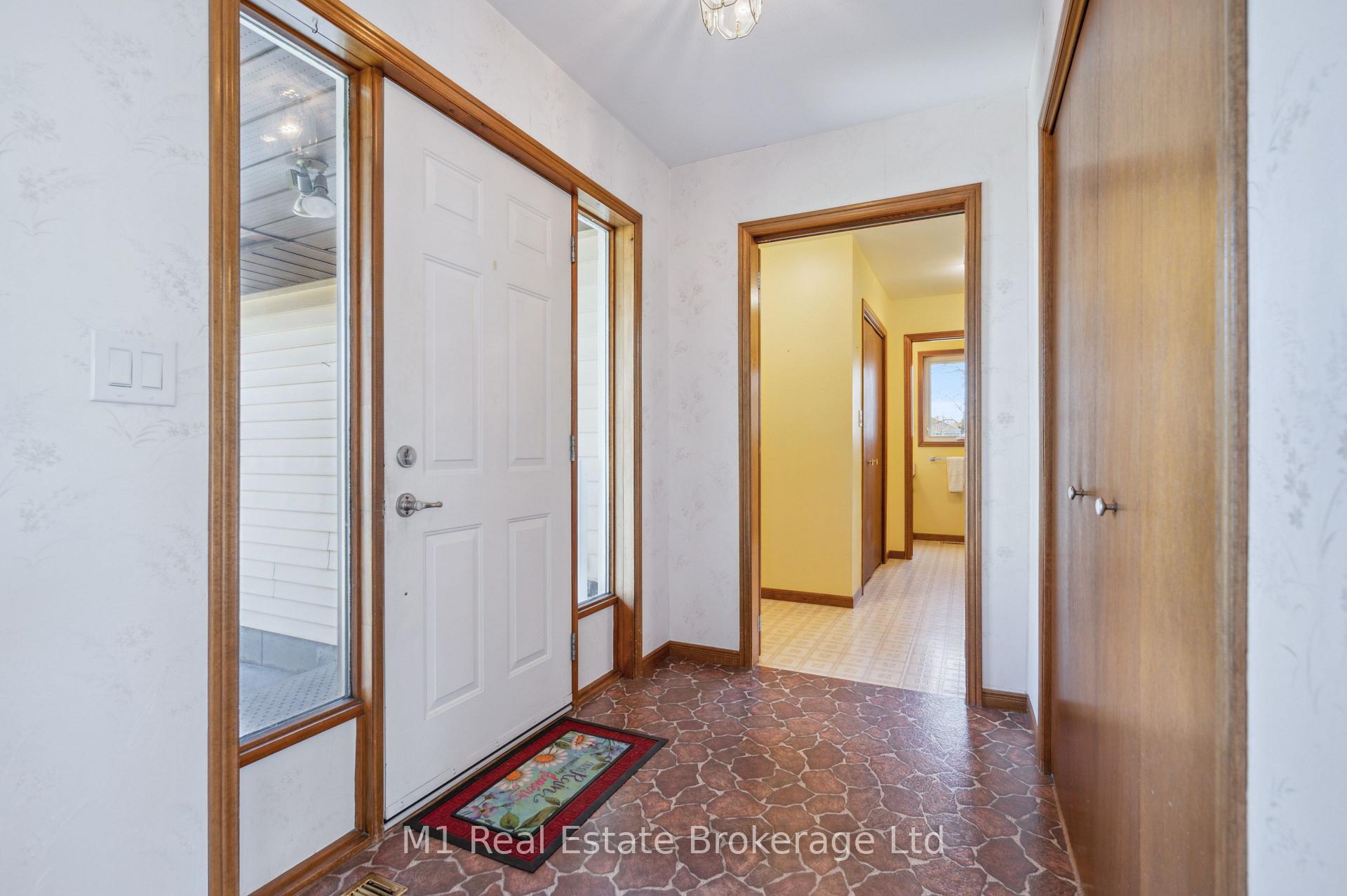 Photo 5 of 27 Geddes Street W, Minto — HOMEH