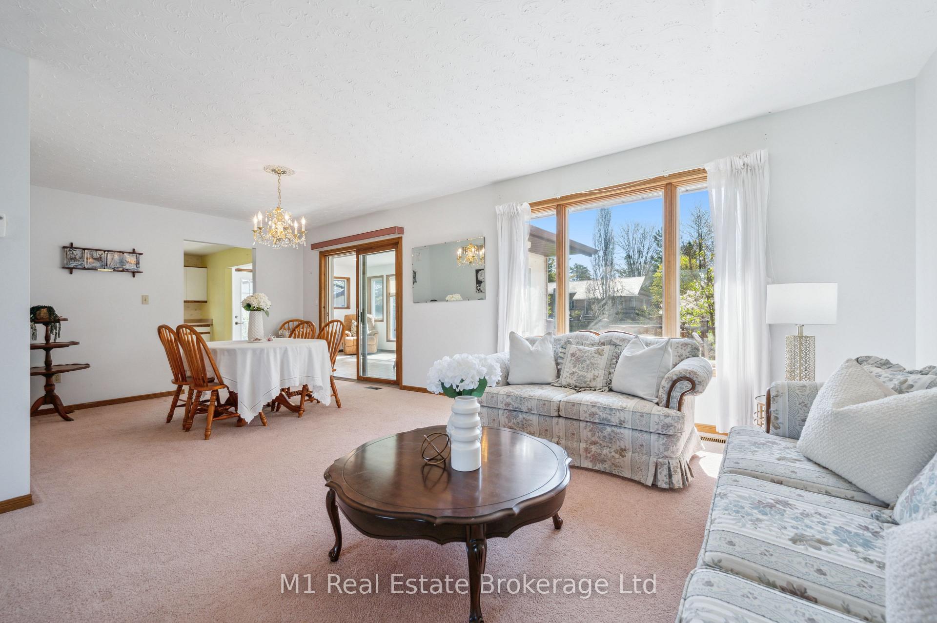Photo 9 of 27 Geddes Street W, Minto — HOMEH