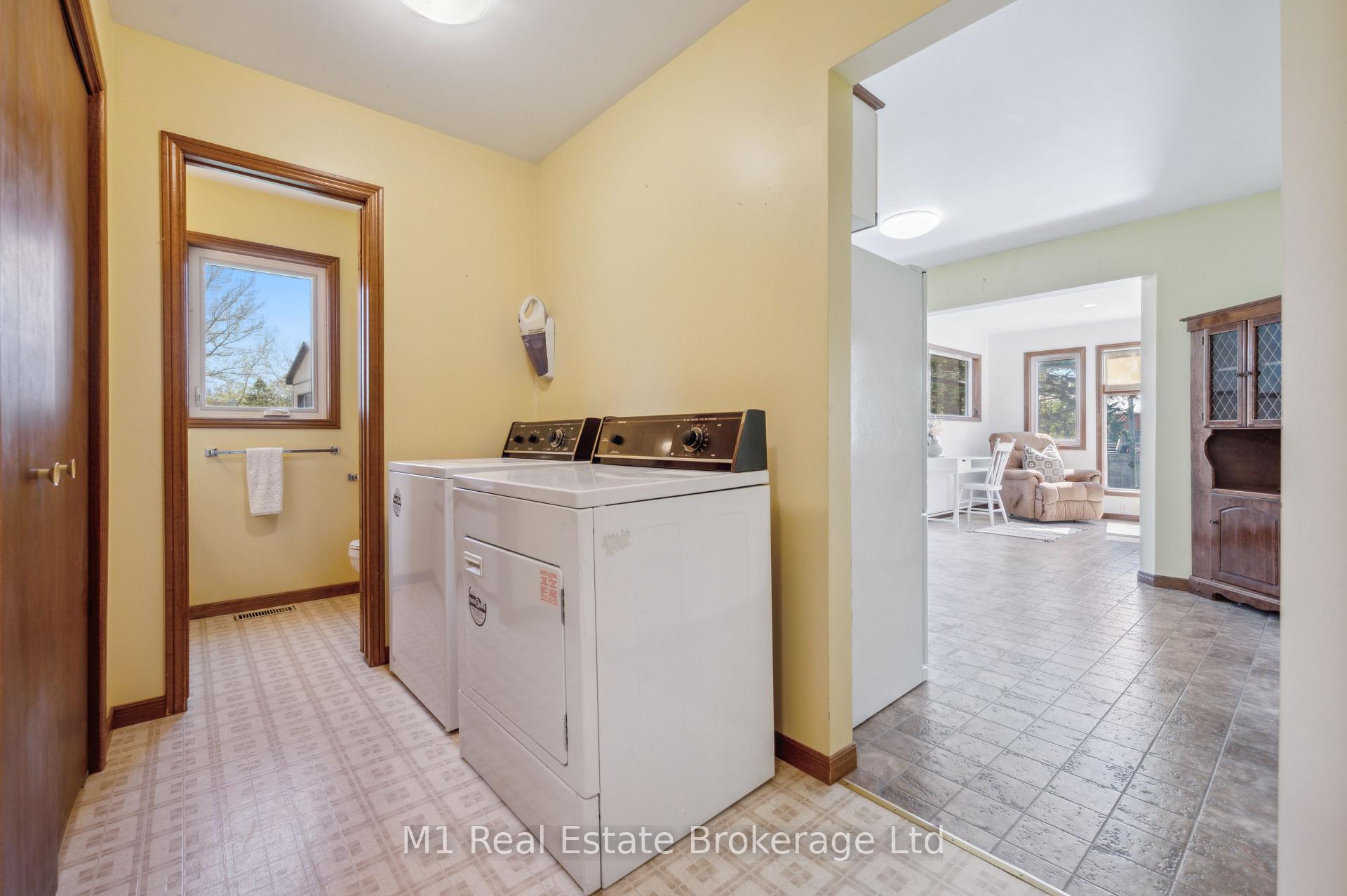 Photo 16 of 27 Geddes Street W, Minto — HOMEH