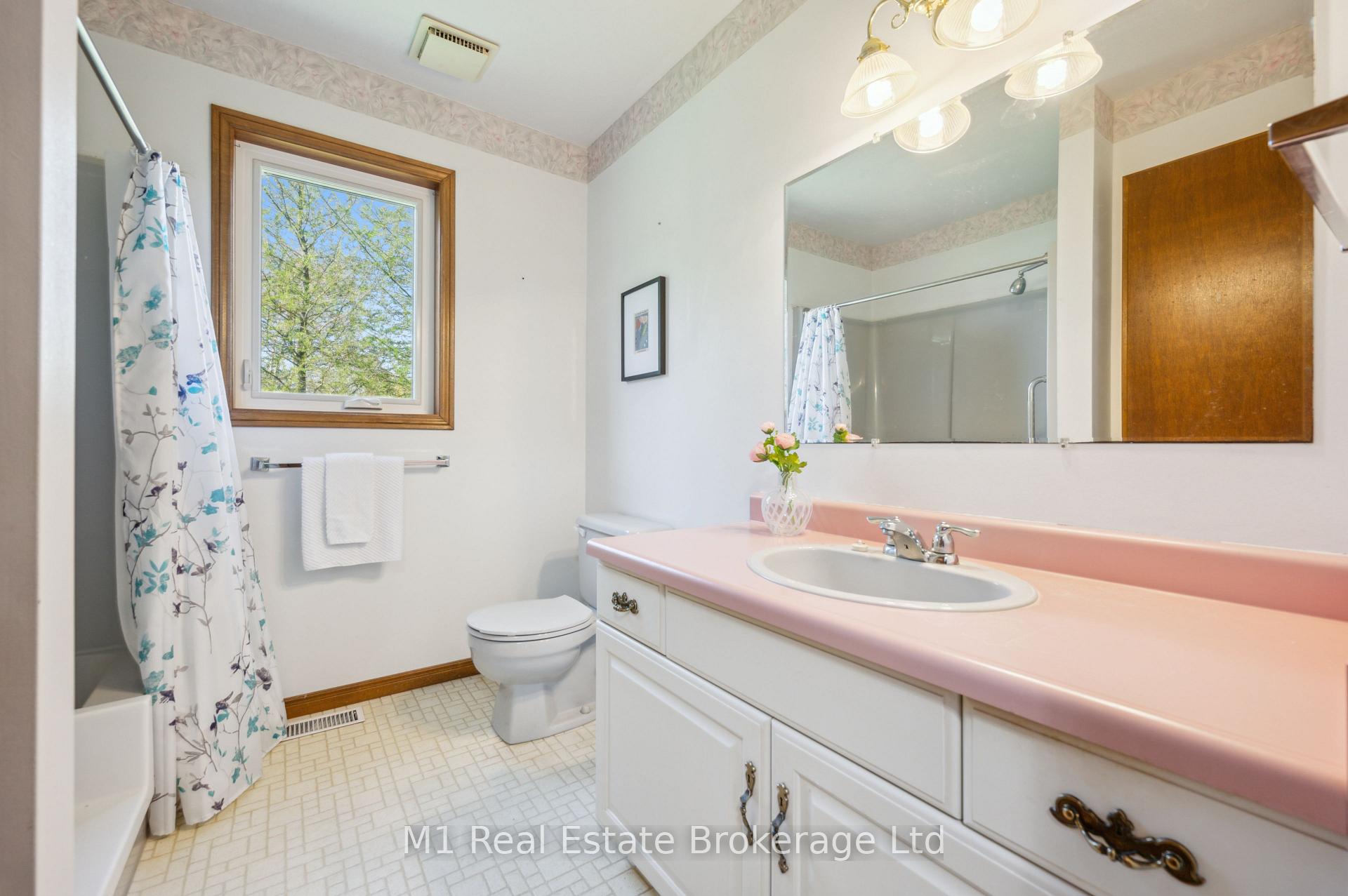 Photo 20 of 27 Geddes Street W, Minto — HOMEH
