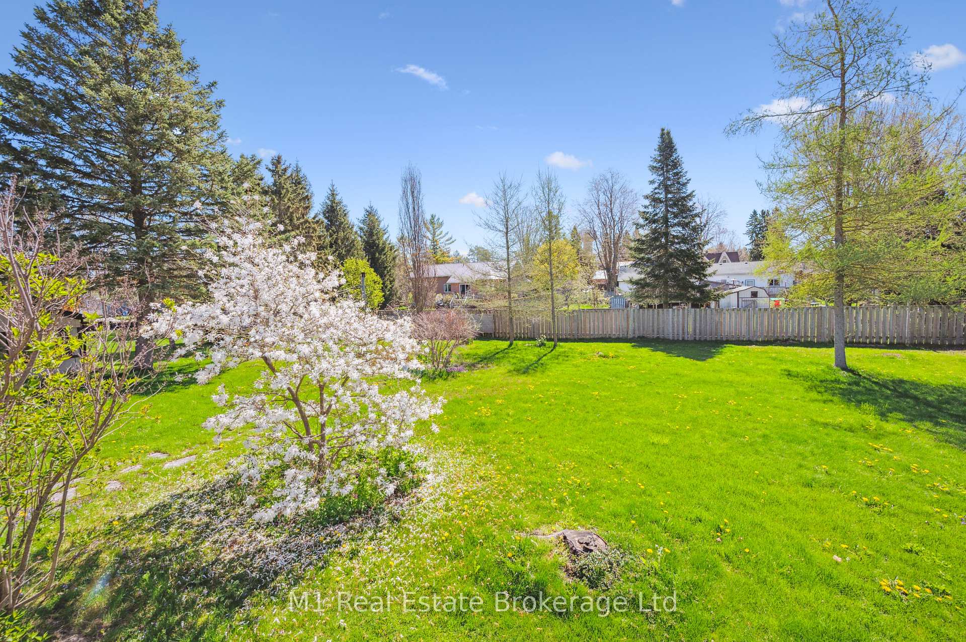 Photo 32 of 27 Geddes Street W, Minto — HOMEH