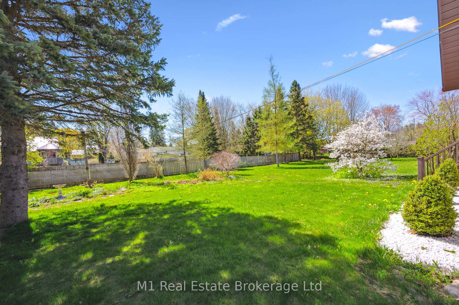 Photo 33 of 27 Geddes Street W, Minto — HOMEH