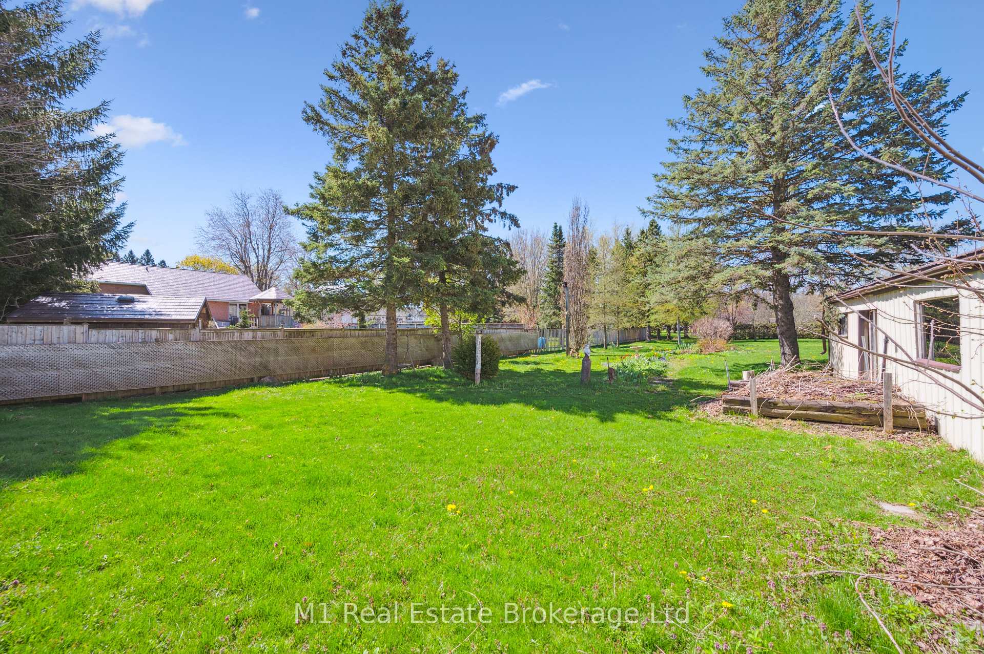 Photo 43 of 27 Geddes Street W, Minto — HOMEH