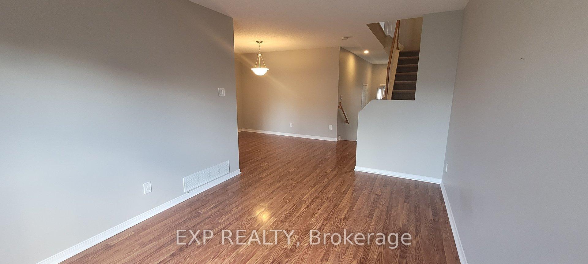 Photo 3 of 375 Hillsboro, Ottawa, Kanata - Emerald Meadows/Trailwest — HOMEH