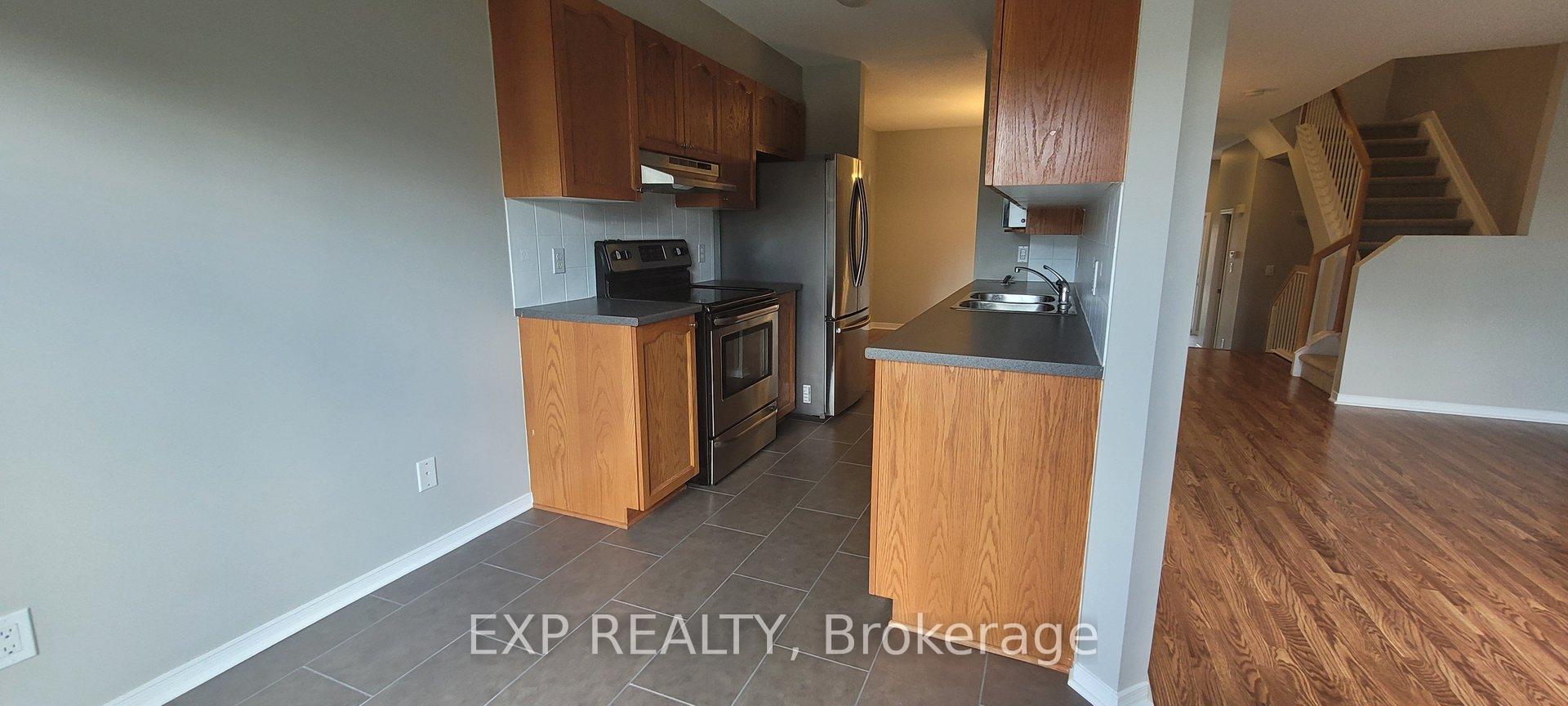 Photo 4 of 375 Hillsboro, Ottawa, Kanata - Emerald Meadows/Trailwest — HOMEH