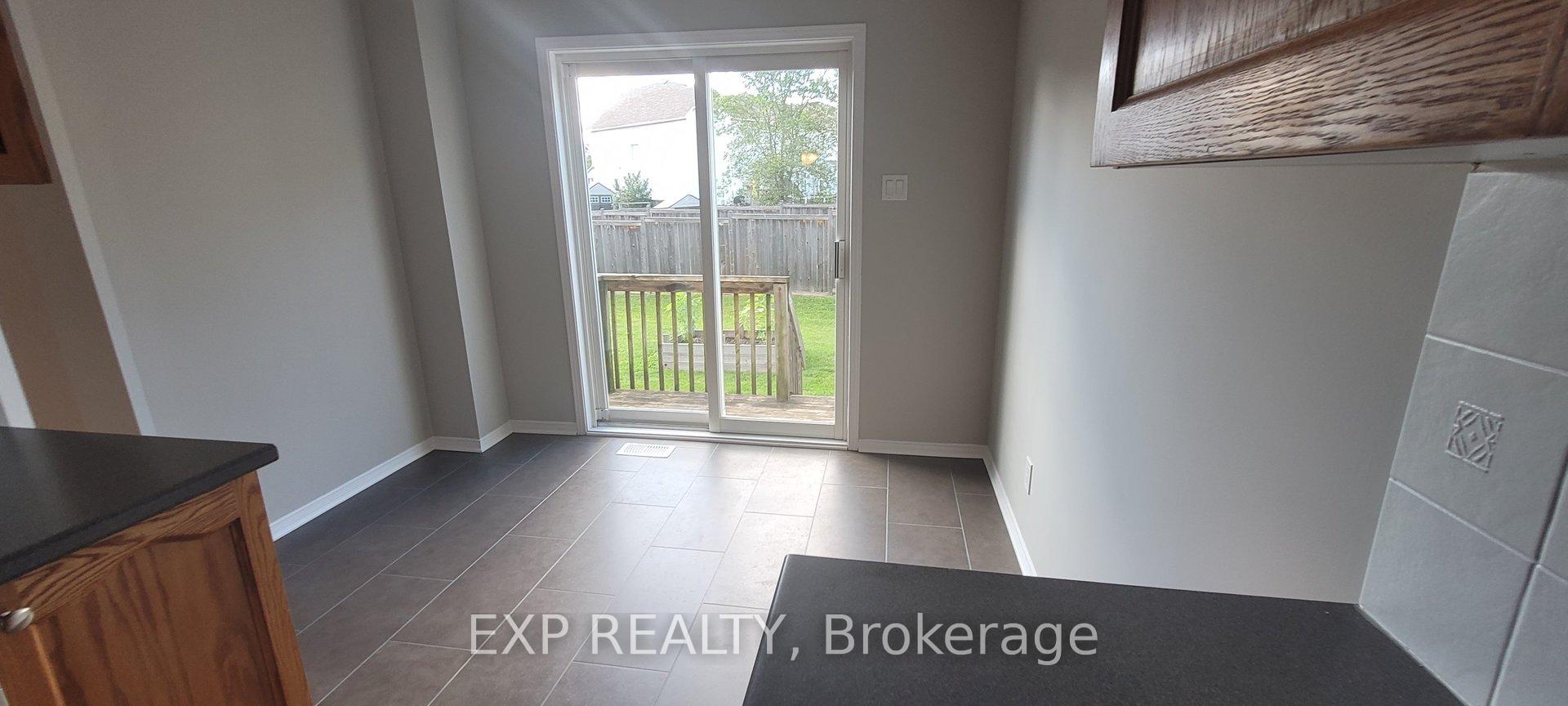 Photo 6 of 375 Hillsboro, Ottawa, Kanata - Emerald Meadows/Trailwest — HOMEH