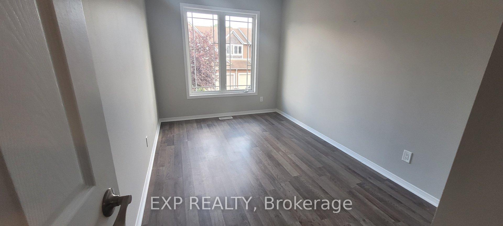 Photo 7 of 375 Hillsboro, Ottawa, Kanata - Emerald Meadows/Trailwest — HOMEH