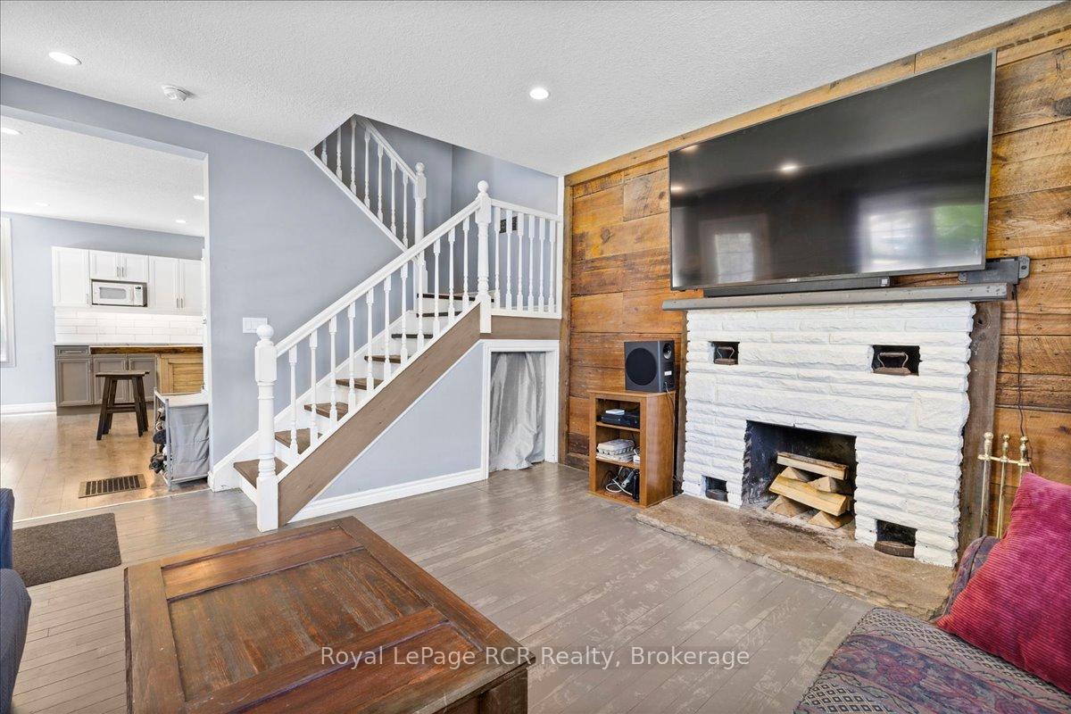 Photo 10 of 33 Mill Street, Minto — HOMEH