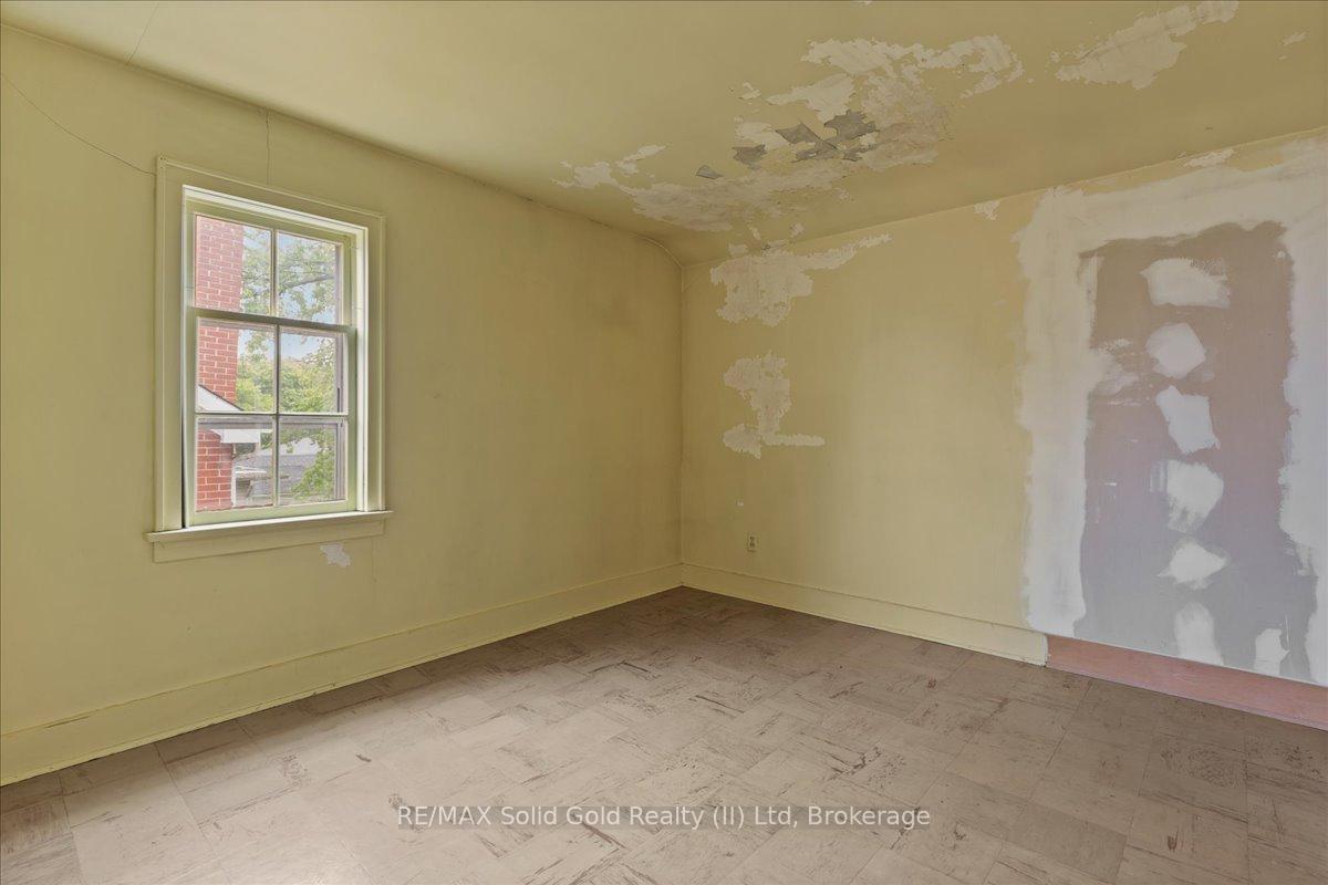 Photo 13 of 243 Sydney Street S, Kitchener — HOMEH