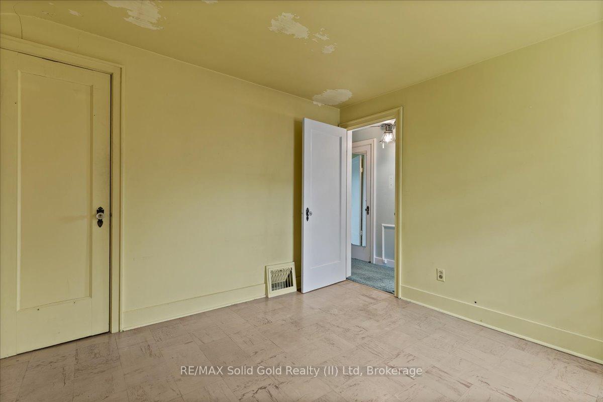 Photo 14 of 243 Sydney Street S, Kitchener — HOMEH