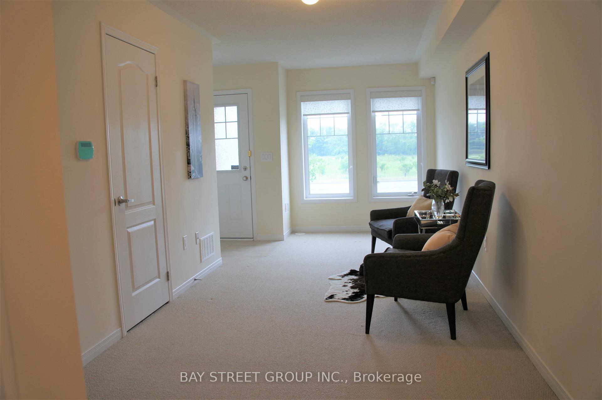 Photo 3 of 5289 Major Mackenzie Drive E, Markham, Berczy — HOMEH