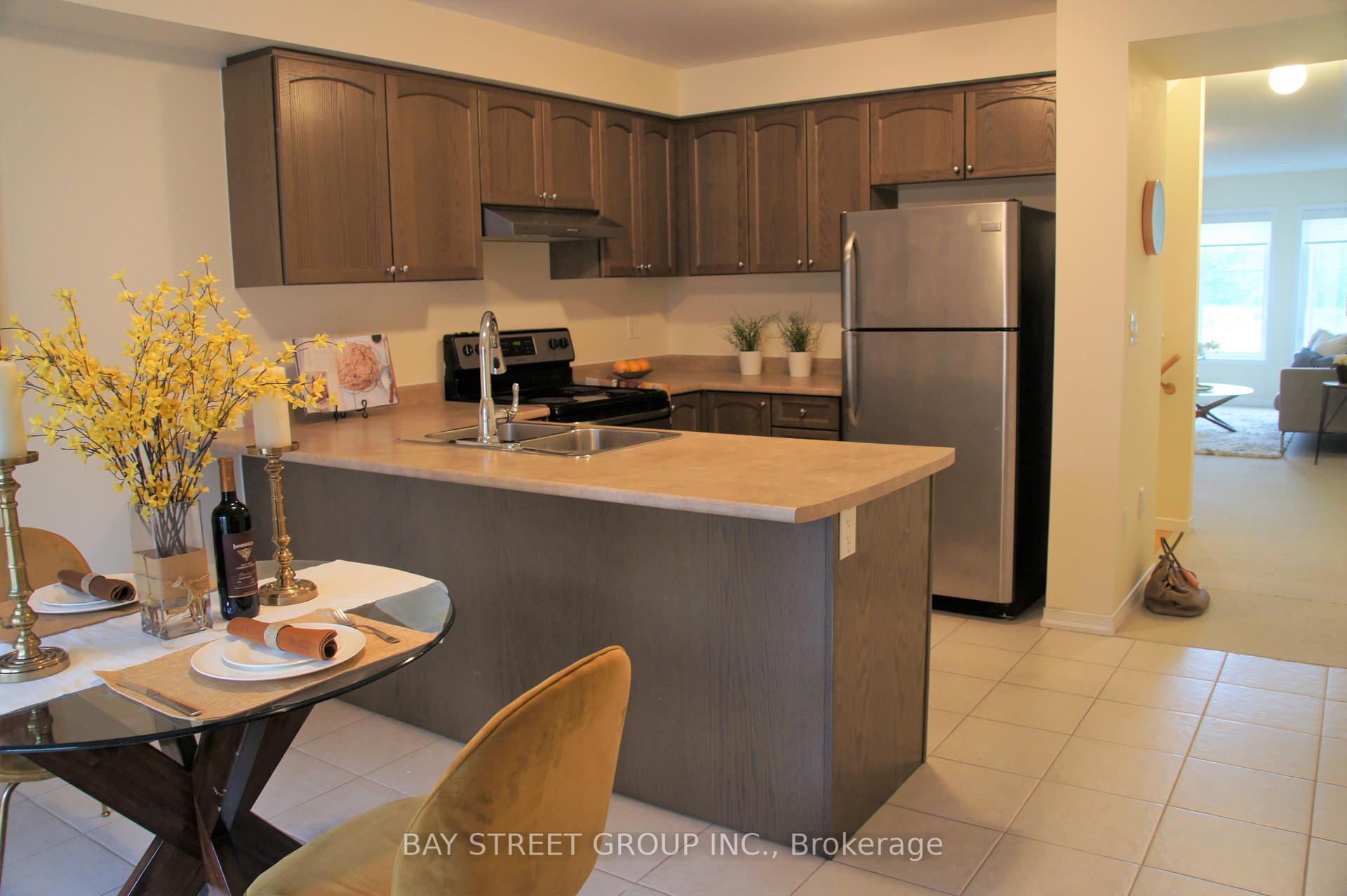 Photo 10 of 5289 Major Mackenzie Drive E, Markham, Berczy — HOMEH