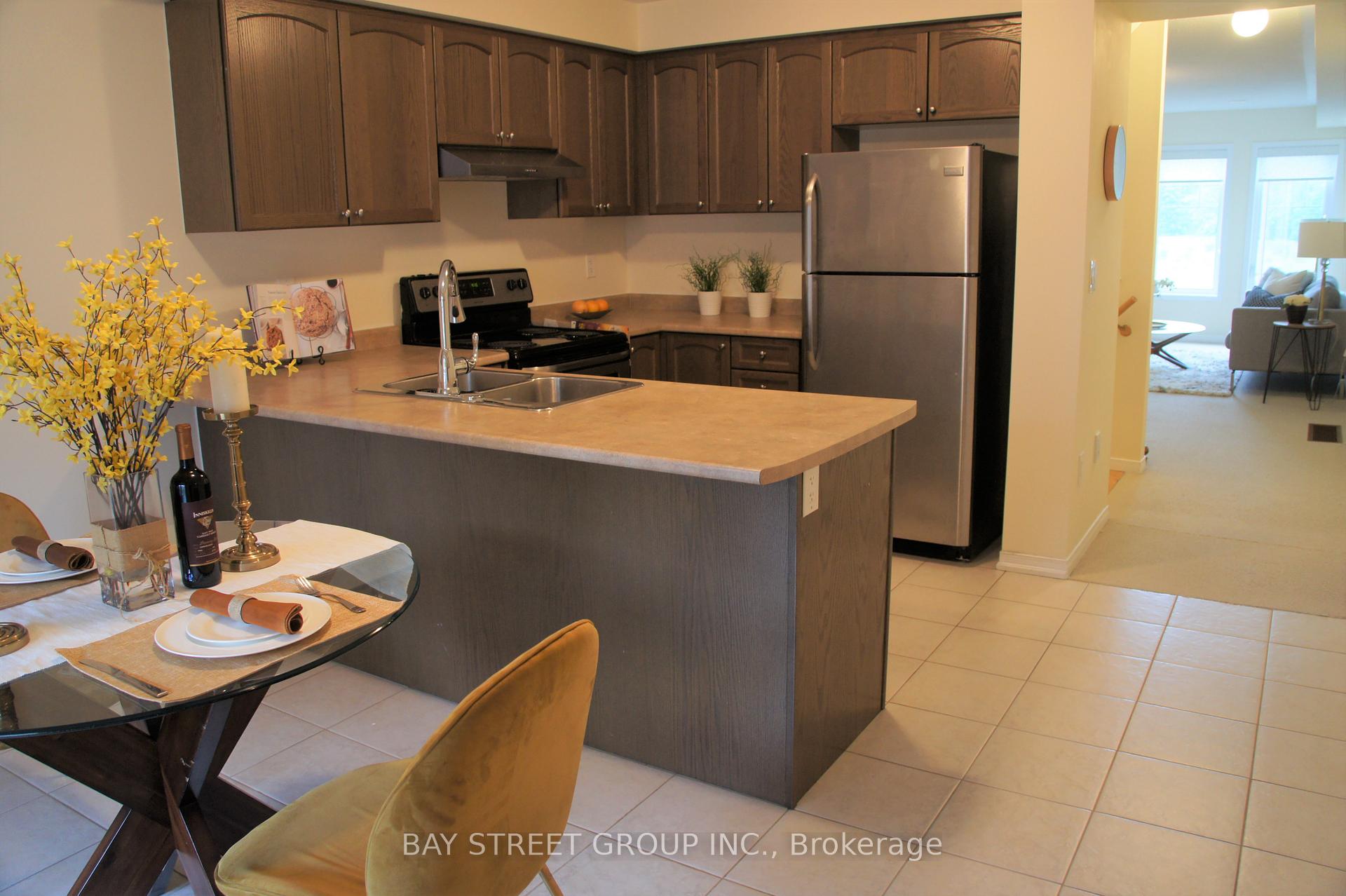 Photo 13 of 5289 Major Mackenzie Drive E, Markham, Berczy — HOMEH