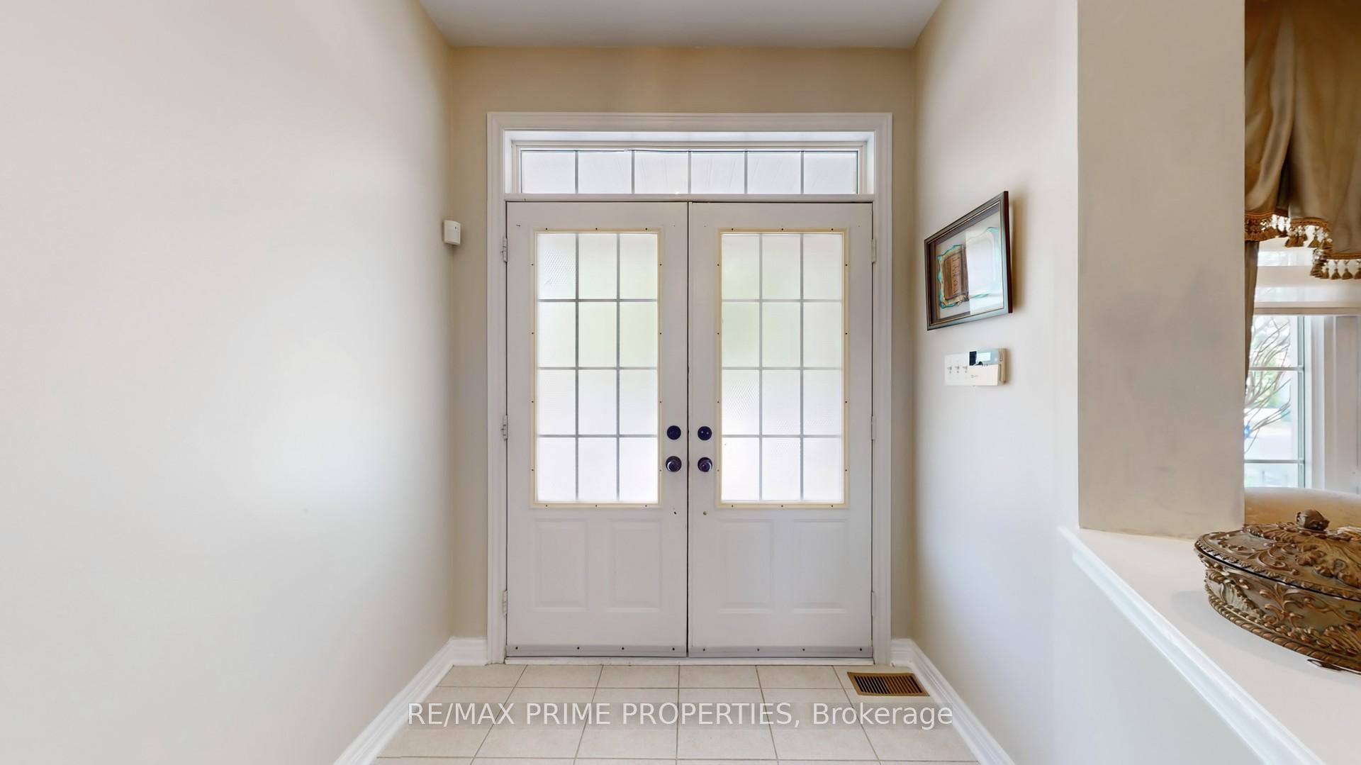 Photo 3 of 13 Lundy Drive, Markham, Box Grove — HOMEH