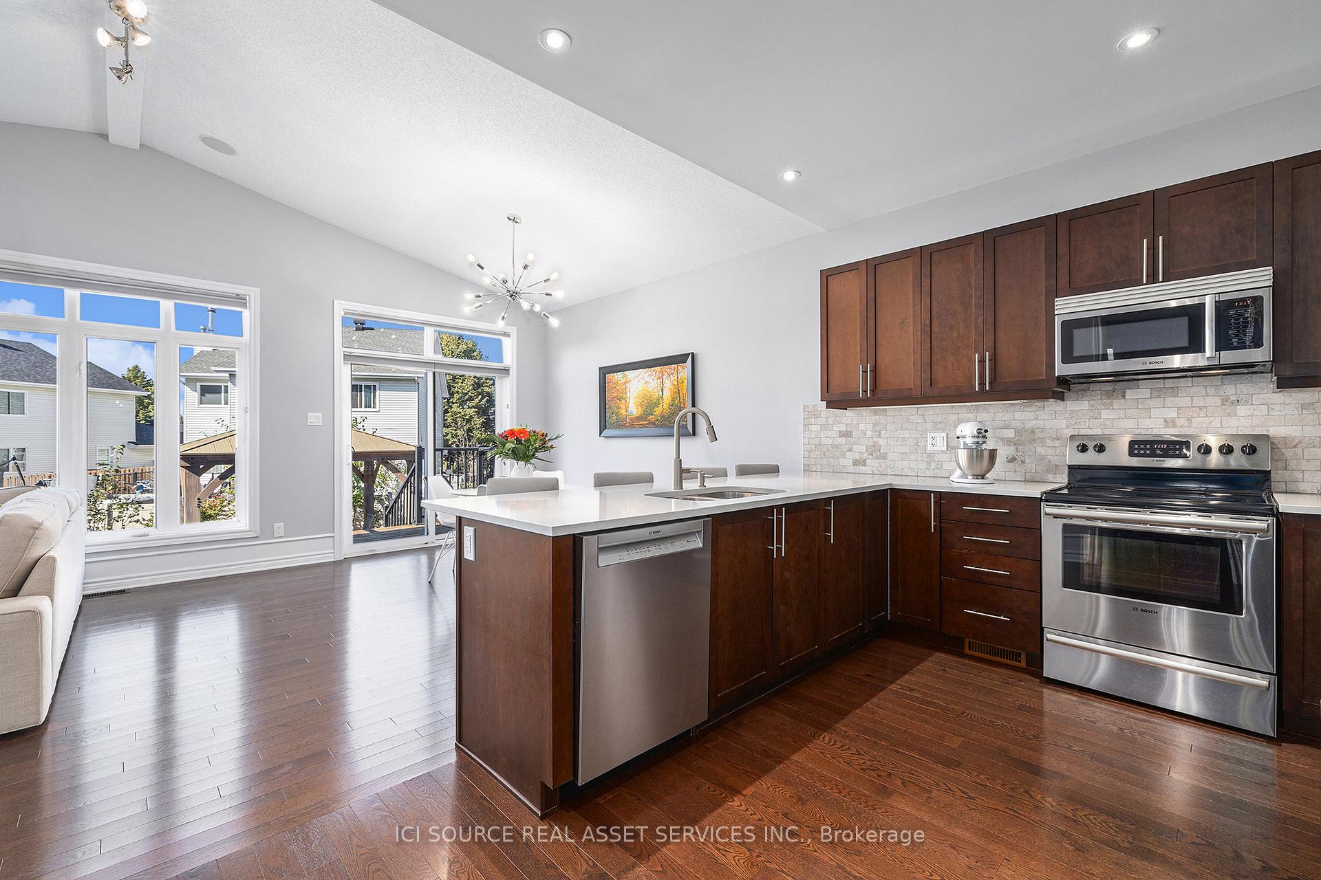 Photo 4 of 237 Bridgestone Drive, Ottawa, Kanata - Bridlewood — HOMEH
