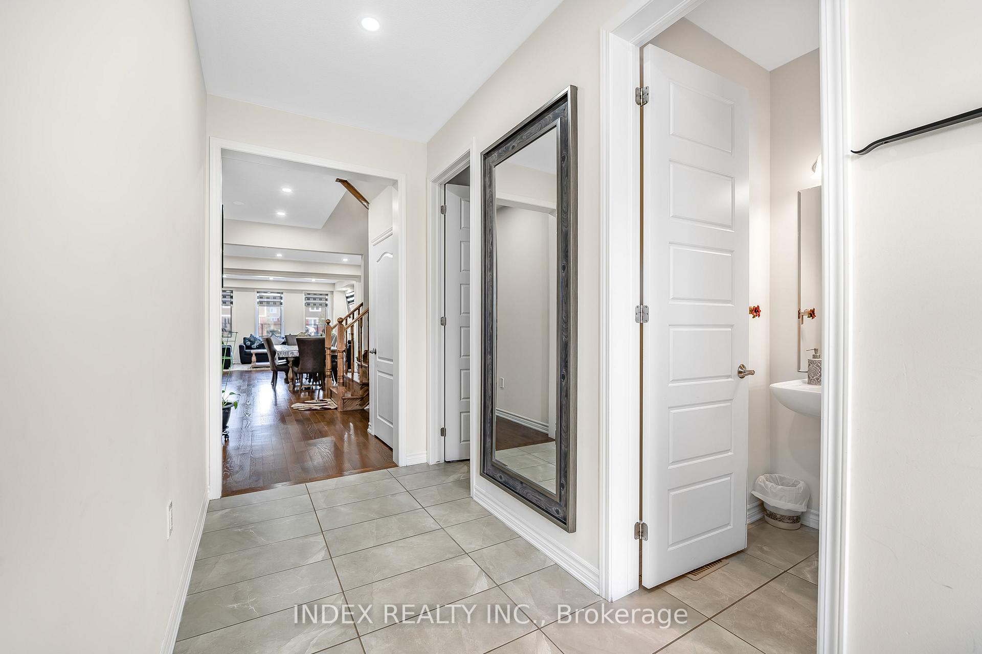 Photo 3 of 514 Blair Creek Drive, Kitchener — HOMEH