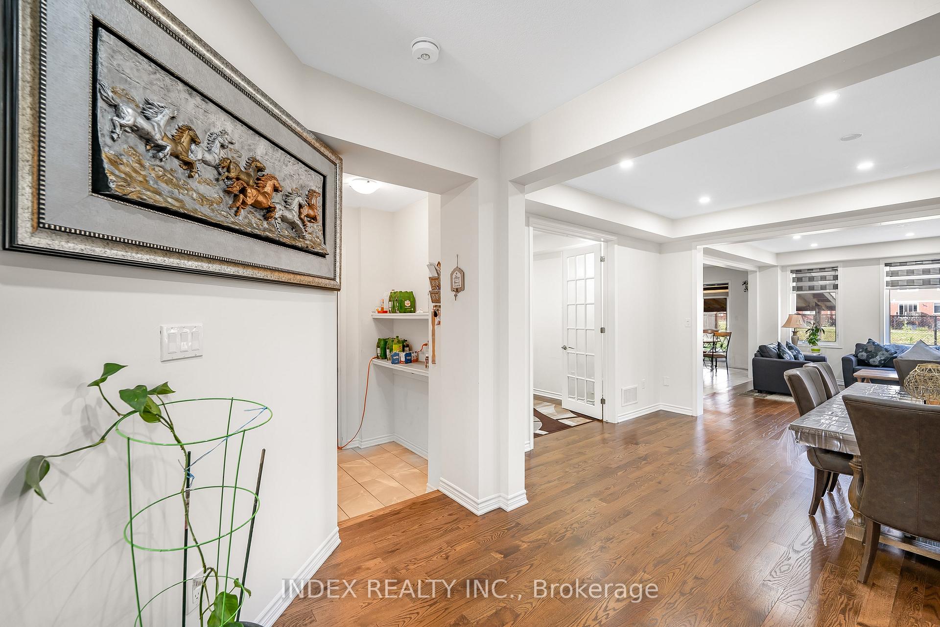 Photo 5 of 514 Blair Creek Drive, Kitchener — HOMEH