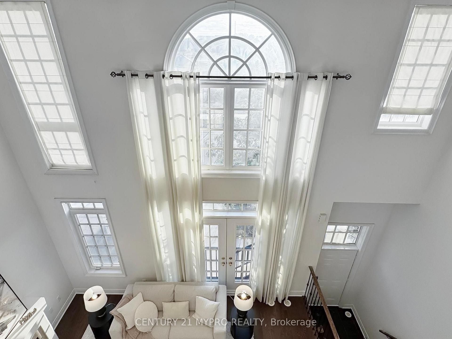 Photo 8 of 35 Rouge Valley Drive, Markham, Unionville — HOMEH