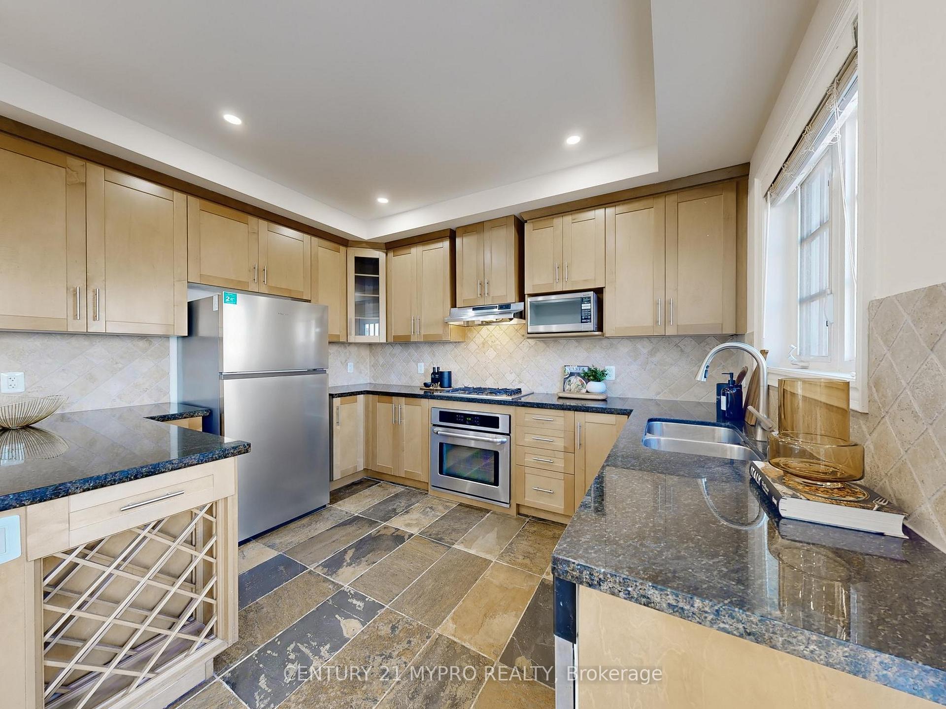 Photo 14 of 35 Rouge Valley Drive, Markham, Unionville — HOMEH