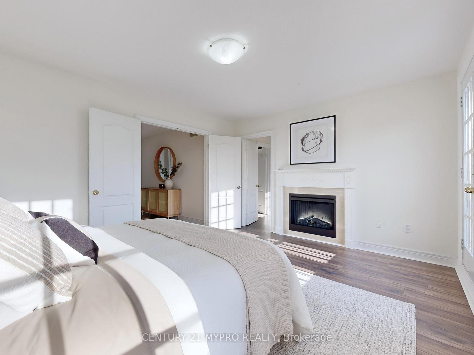 Photo 18 of 35 Rouge Valley Drive, Markham, Unionville — HOMEH