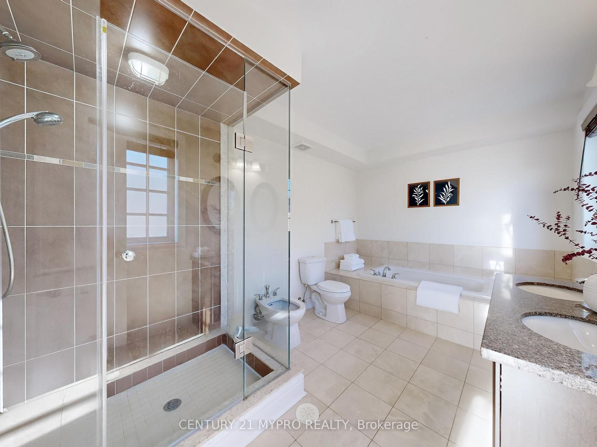 Photo 21 of 35 Rouge Valley Drive, Markham, Unionville — HOMEH