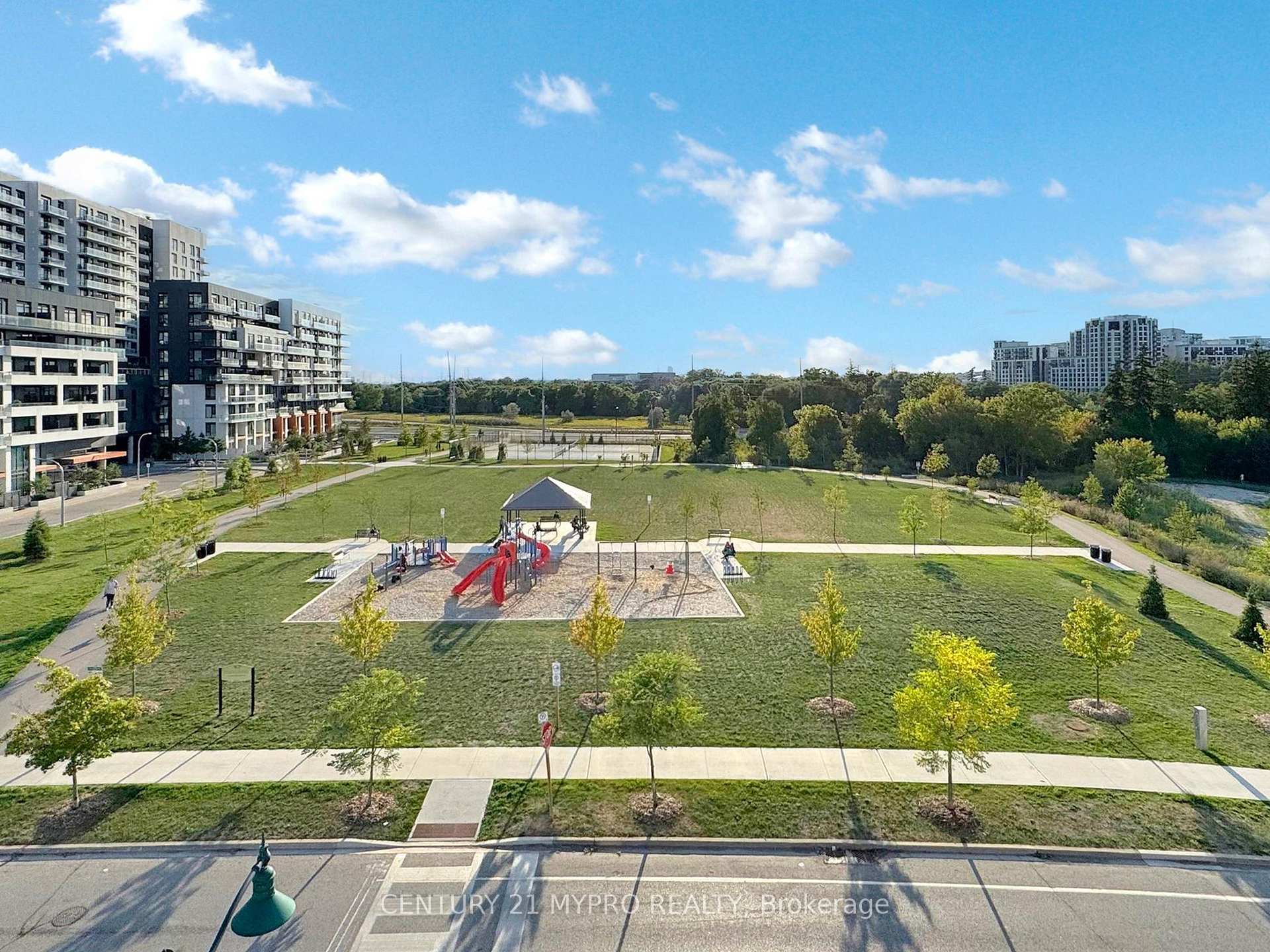 Photo 37 of 35 Rouge Valley Drive, Markham, Unionville — HOMEH