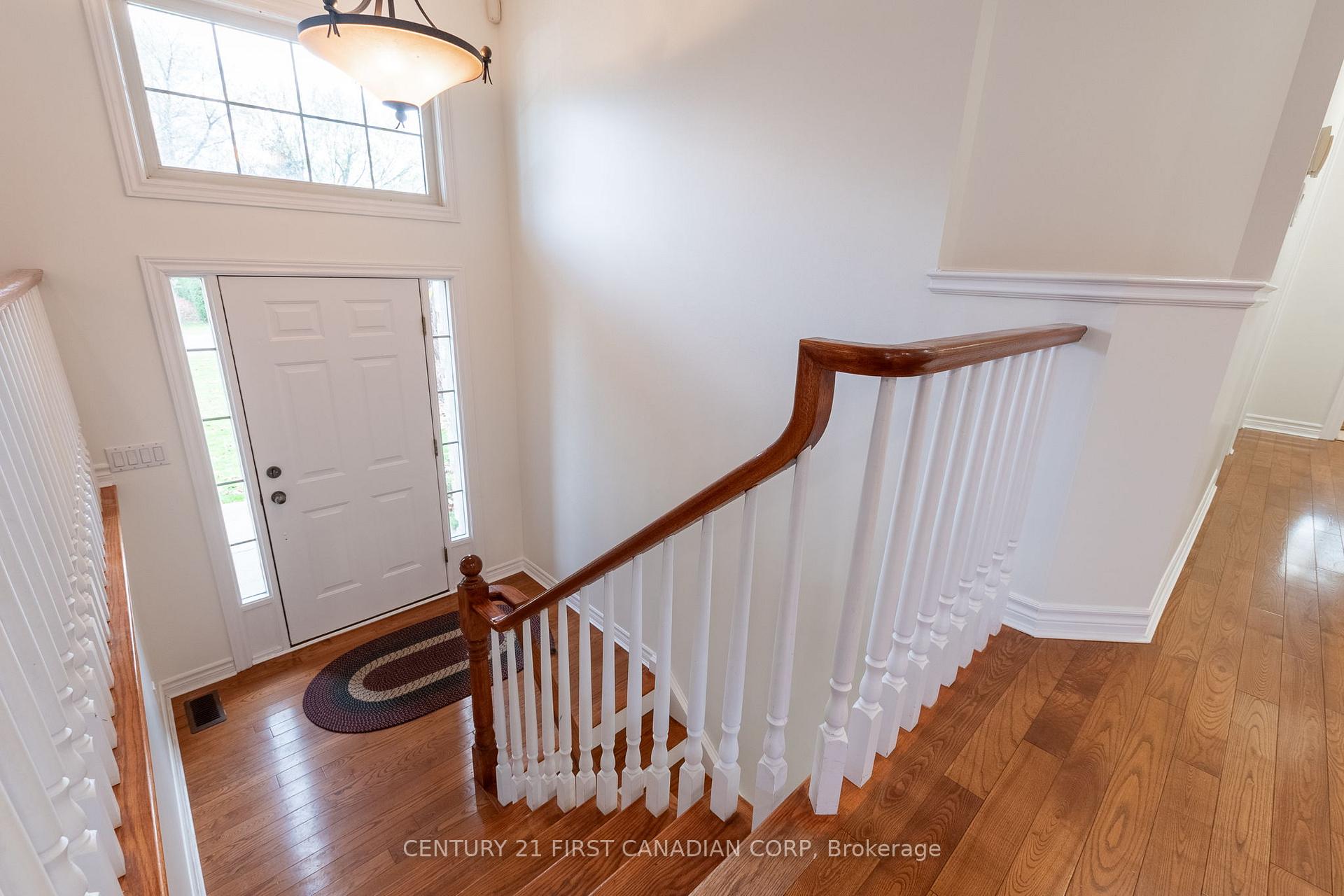 Photo 3 of 109 Princess Avenue, Middlesex Centre, Komoka — HOMEH