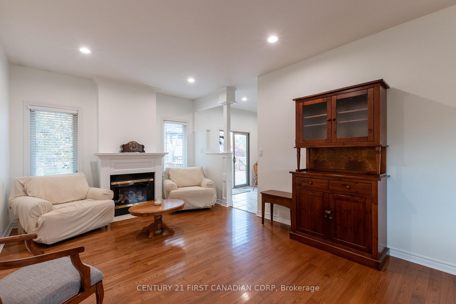 Photo 4 of 109 Princess Avenue, Middlesex Centre, Komoka — HOMEH