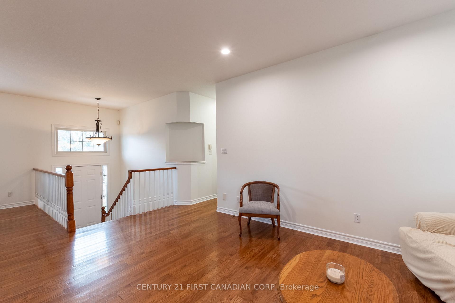 Photo 5 of 109 Princess Avenue, Middlesex Centre, Komoka — HOMEH