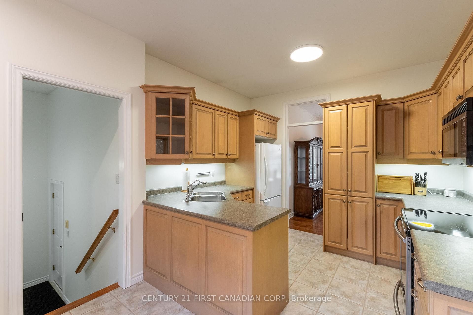 Photo 8 of 109 Princess Avenue, Middlesex Centre, Komoka — HOMEH
