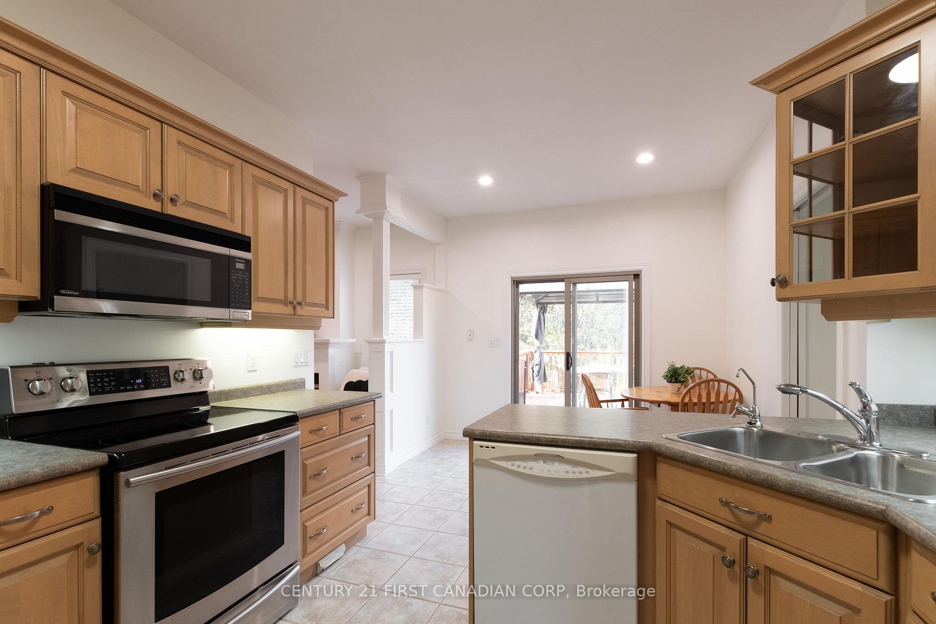 Photo 12 of 109 Princess Avenue, Middlesex Centre, Komoka — HOMEH