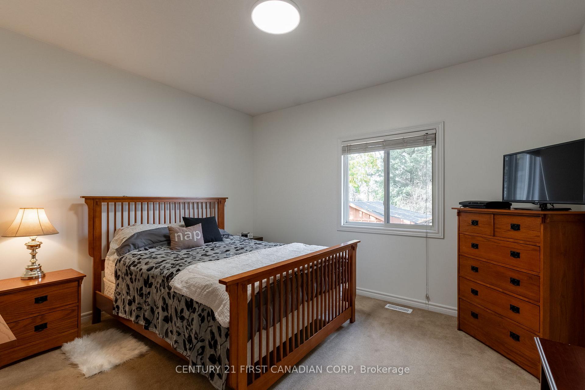 Photo 15 of 109 Princess Avenue, Middlesex Centre, Komoka — HOMEH
