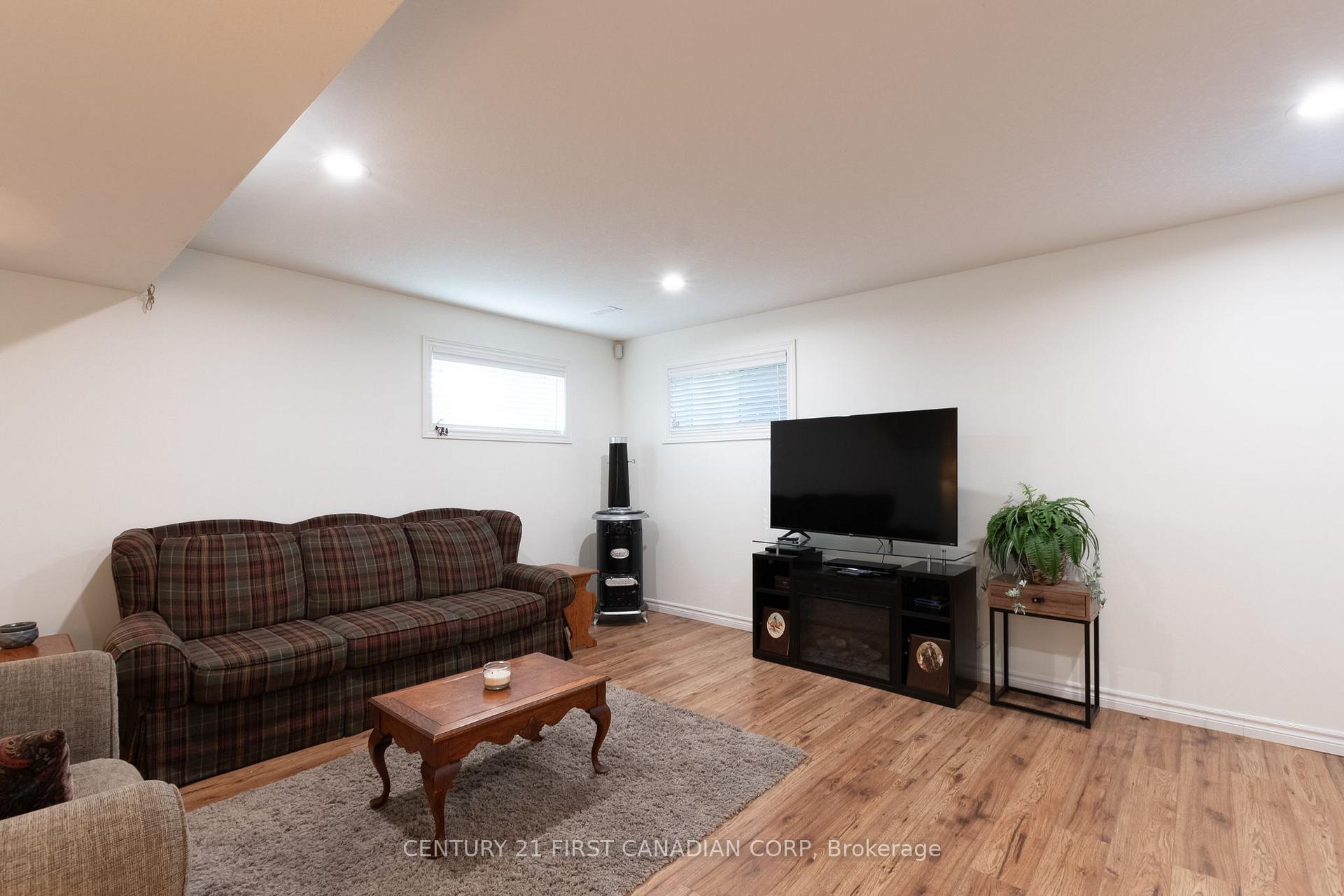 Photo 29 of 109 Princess Avenue, Middlesex Centre, Komoka — HOMEH