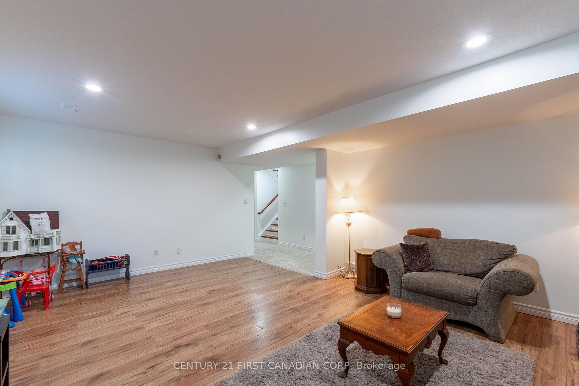 Photo 31 of 109 Princess Avenue, Middlesex Centre, Komoka — HOMEH