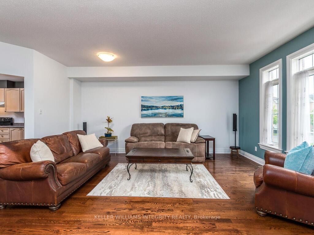 Photo 9 of 72 Castle Glen Crescent, Ottawa, Kanata - Glencairn/Hazeldean — HOMEH