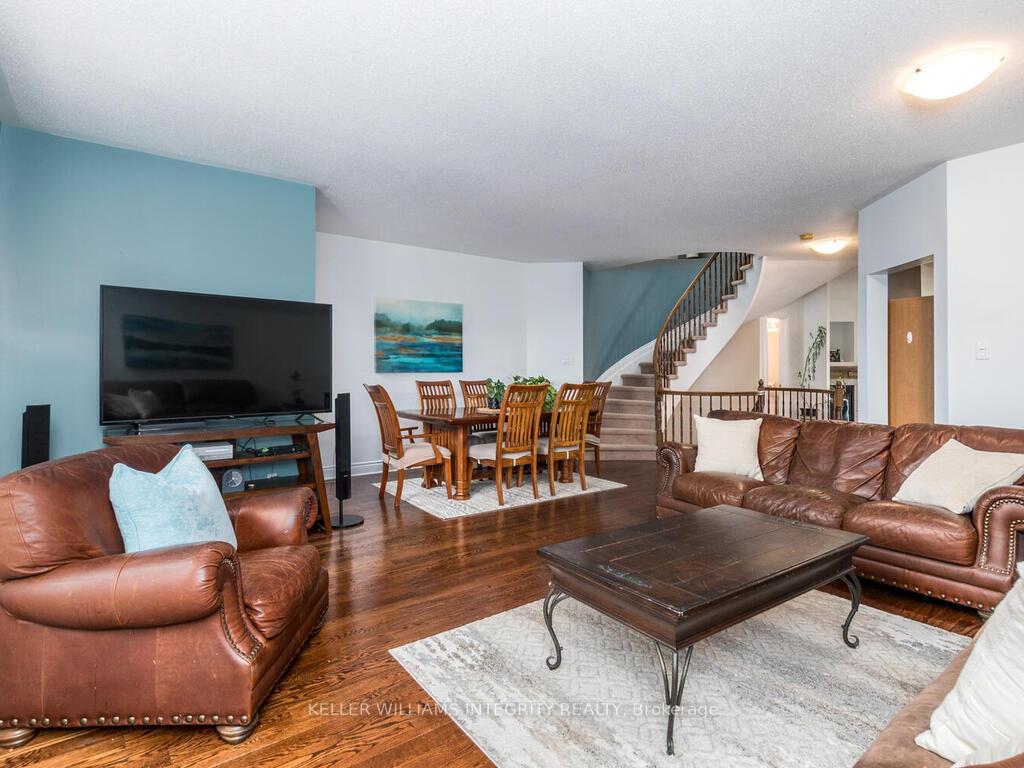 Photo 11 of 72 Castle Glen Crescent, Ottawa, Kanata - Glencairn/Hazeldean — HOMEH