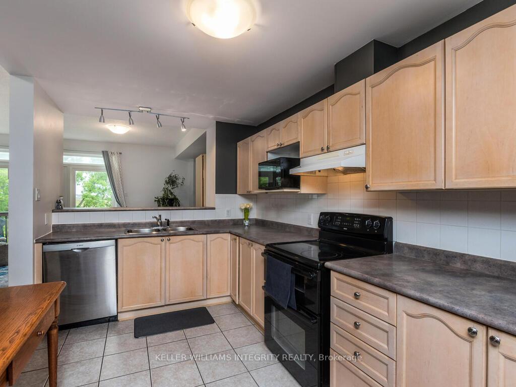 Photo 16 of 72 Castle Glen Crescent, Ottawa, Kanata - Glencairn/Hazeldean — HOMEH
