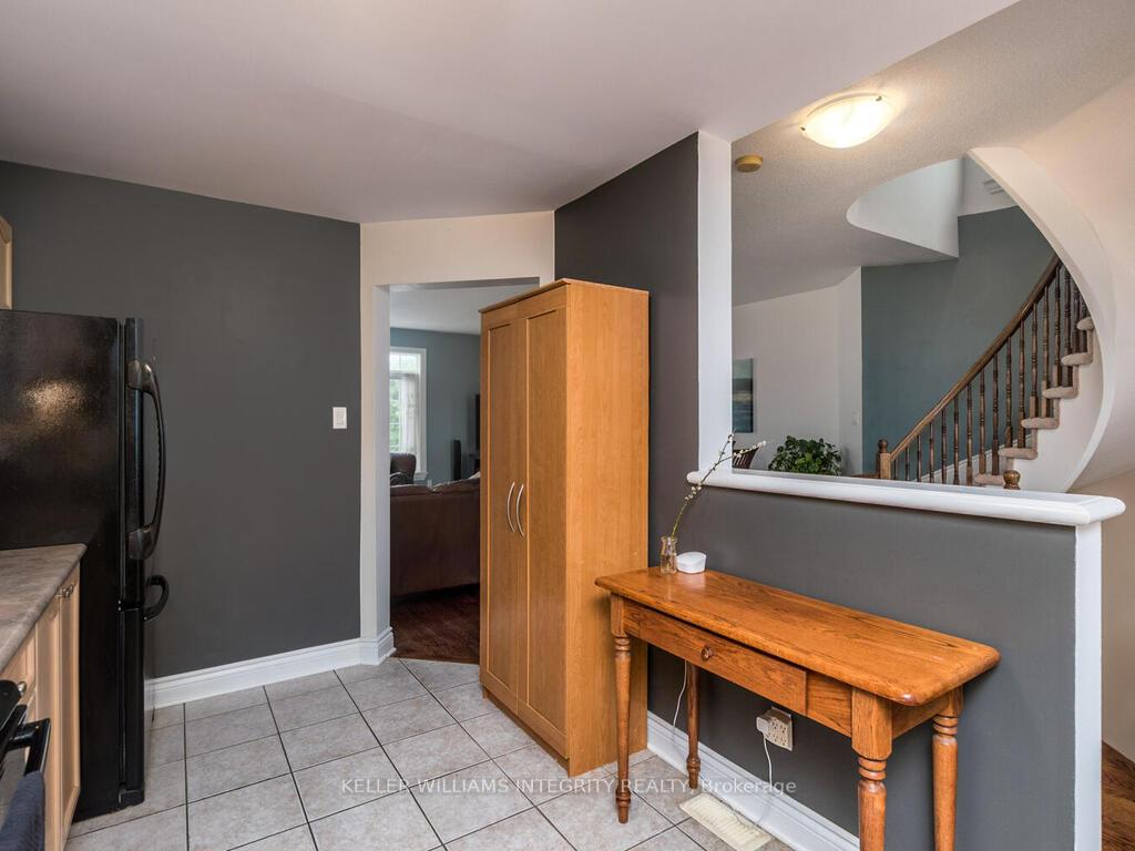 Photo 17 of 72 Castle Glen Crescent, Ottawa, Kanata - Glencairn/Hazeldean — HOMEH