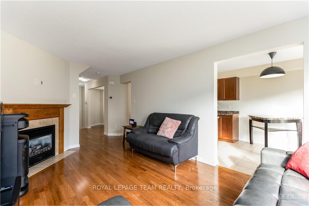 Photo 3 of 964 Klondike Drive, Ottawa, Kanata - Morgan's Grant/South March — HOMEH