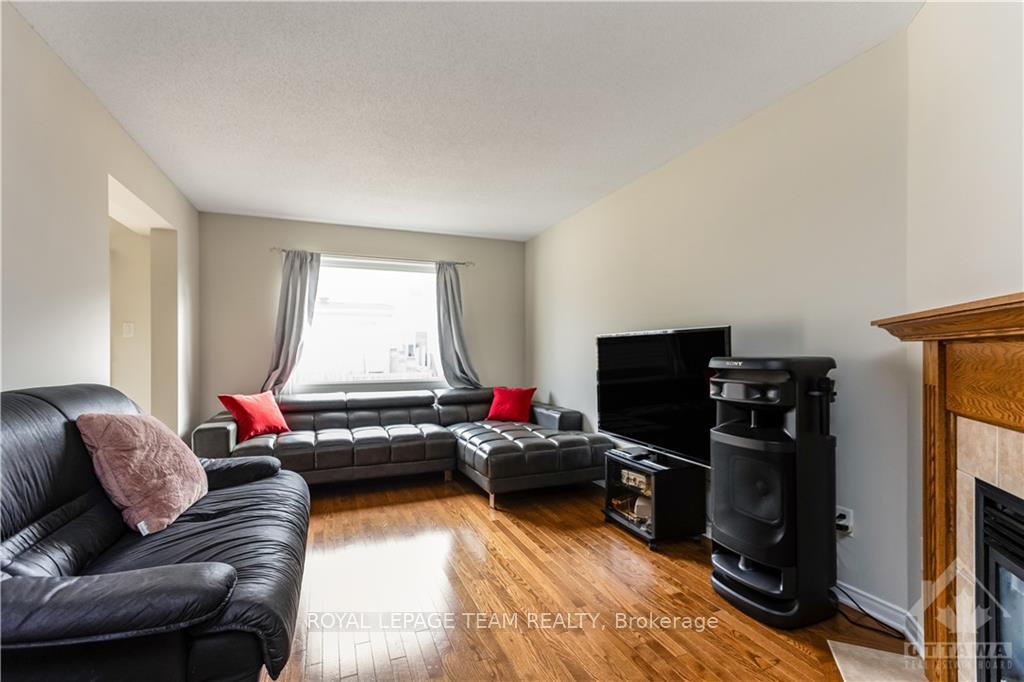 Photo 4 of 964 Klondike Drive, Ottawa, Kanata - Morgan's Grant/South March — HOMEH
