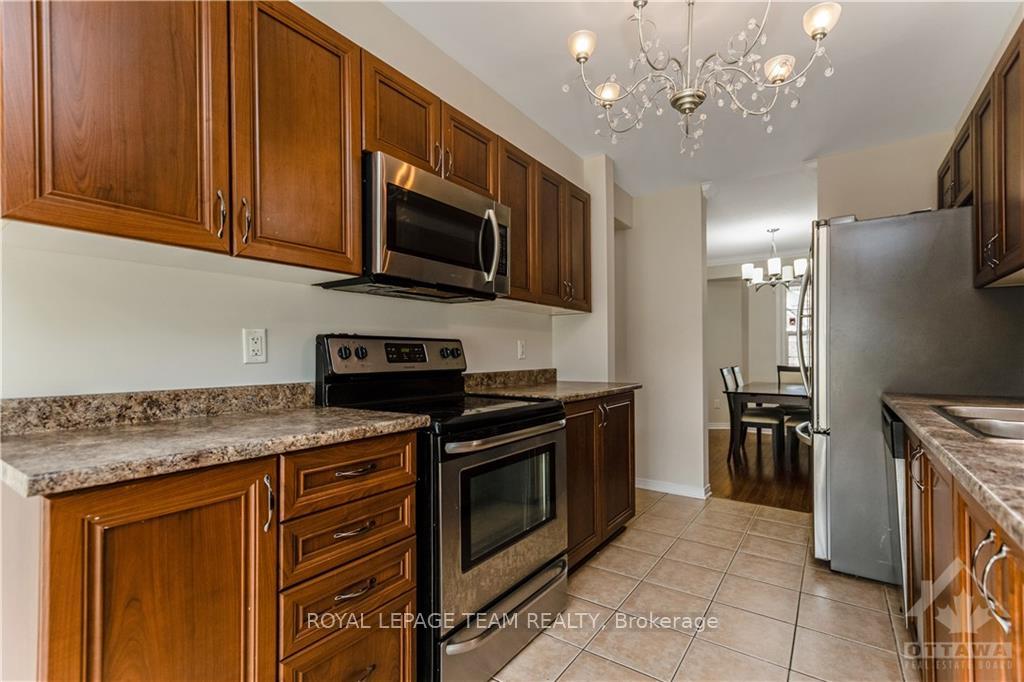 Photo 5 of 964 Klondike Drive, Ottawa, Kanata - Morgan's Grant/South March — HOMEH