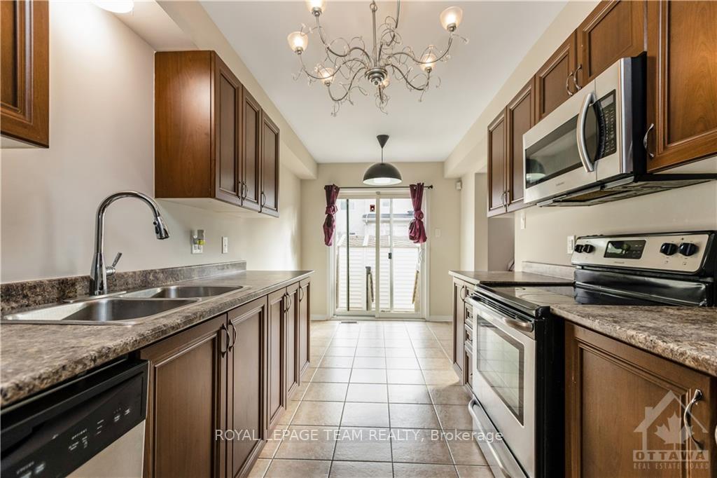 Photo 6 of 964 Klondike Drive, Ottawa, Kanata - Morgan's Grant/South March — HOMEH