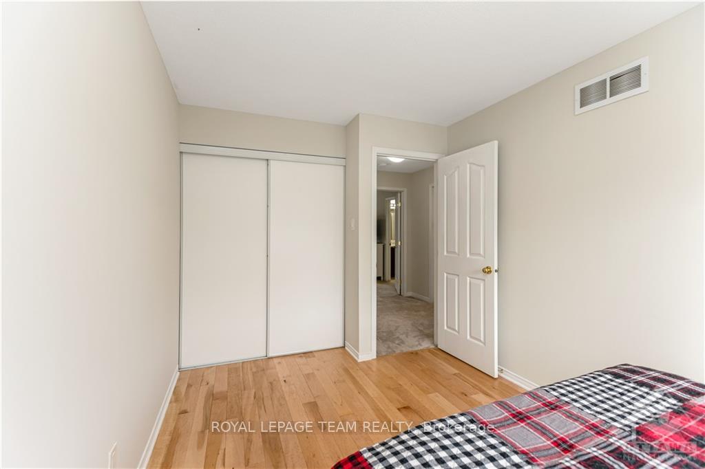 Photo 14 of 964 Klondike Drive, Ottawa, Kanata - Morgan's Grant/South March — HOMEH