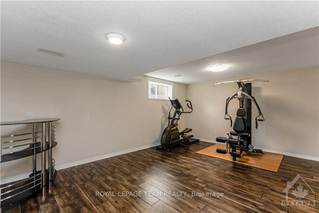 Photo 17 of 964 Klondike Drive, Ottawa, Kanata - Morgan's Grant/South March — HOMEH