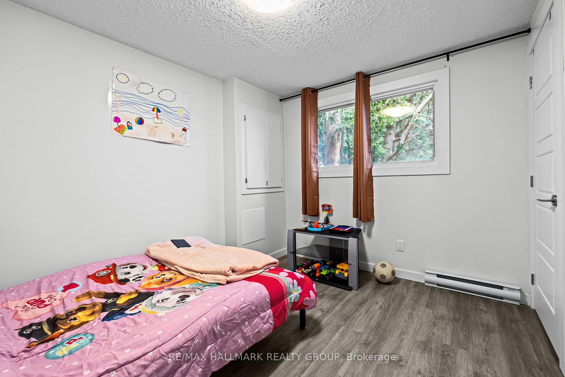 Photo 16 of 135 Glamorgan Drive, Ottawa, Kanata - Glencairn/Hazeldean — HOMEH