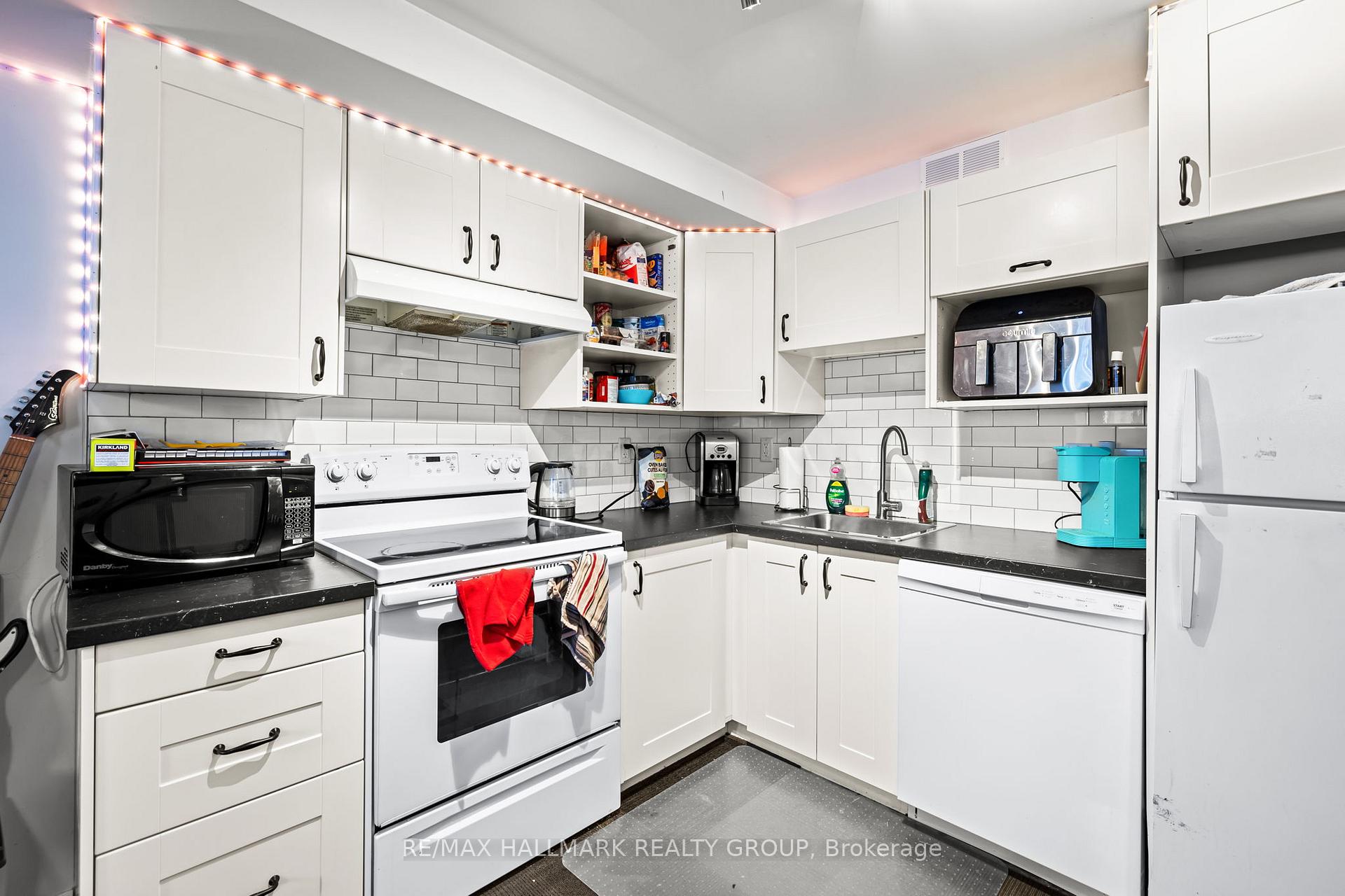 Photo 18 of 135 Glamorgan Drive, Ottawa, Kanata - Glencairn/Hazeldean — HOMEH
