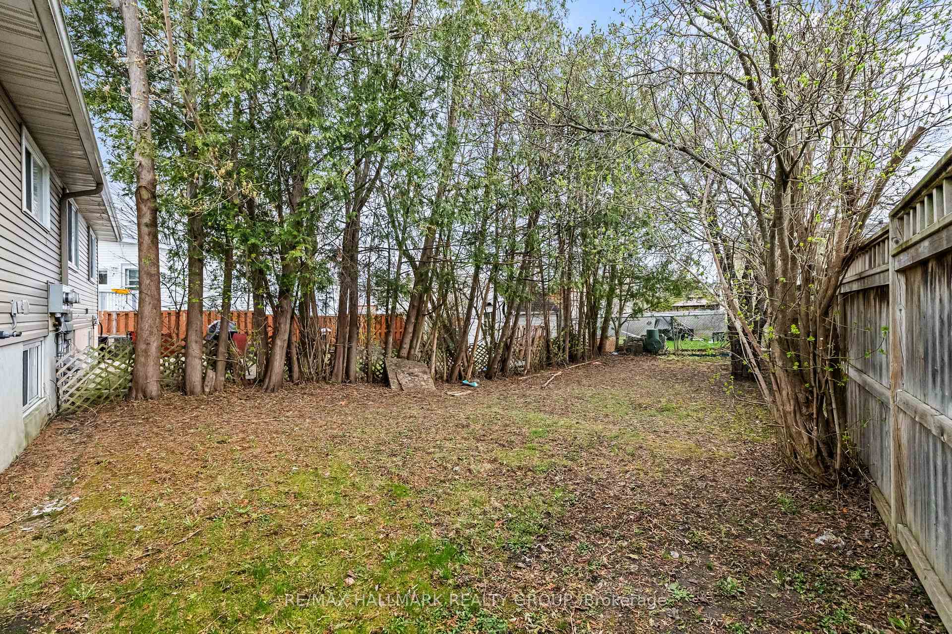 Photo 24 of 135 Glamorgan Drive, Ottawa, Kanata - Glencairn/Hazeldean — HOMEH