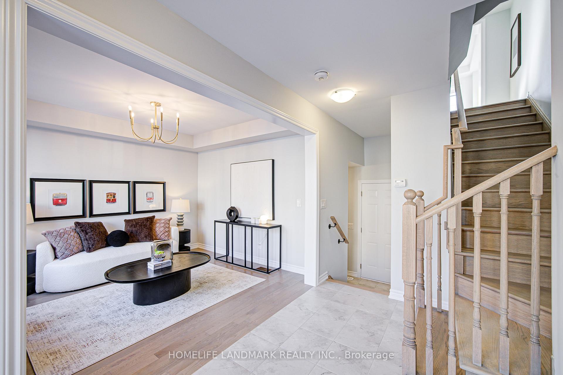 Photo 4 of 49 York downs Boulevard, Markham, Angus Glen — HOMEH